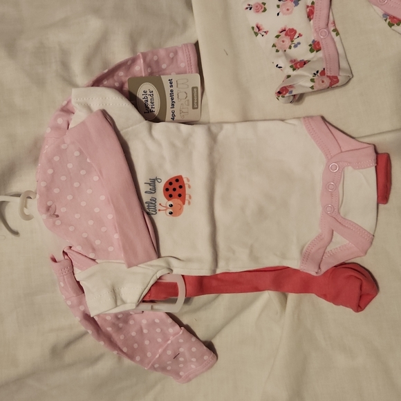 2 preemie layette sets & sleeper - Picture 2 of 16